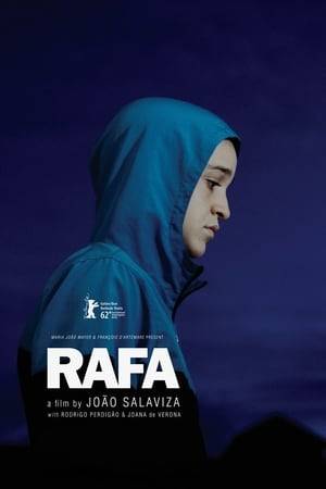 Rafa is a 13 years old kid concerned with his mother, held in a police station for driving without a license.  The director shows a day in the life of a teenager who lives on a problematic area and discovers that her mother was arrested because of an automobile accident.