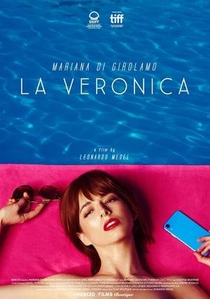 Veronica, a popular social media model married to an international soccer star, falls out of favor when she discovers she is the prime suspect in the investigation into the murder of her first daughter ten years ago. Faced with the pressure of the investigation, her marriage is on the verge of breaking up and she begins to feel jealous of Amanda, her newborn daughter.