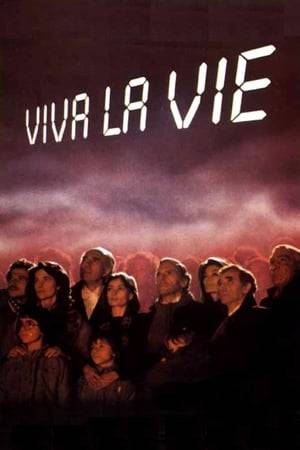 The movie starts with an interview with director Claude Lelouch. He pleads viewers not to disclose the plot of the movie after leaving the projection room. Even the movie's trailer shows only a long sequence of faces gazing speechlessly in space. "Like all my movies, this one is about a man and a woman", says Lelouch in the interview.