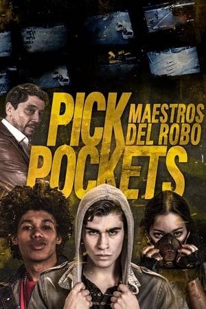 An aspiring teen thieves learn what it takes to be successful pickpockets on the streets of Bogotá