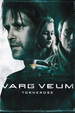 After extricating 17-year-old Lisa Halle from a life of prostitution in Copenhagen, private investigator Varg Veum becomes ensnared in a tangle of parental neglect and bad love when he is hired to locate Lisa's boyfriend, Peter Werner.