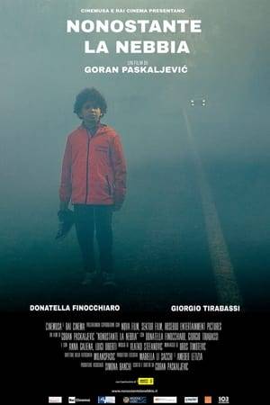 According to Interpol, over ten thousand refugees of minors without parental care are wandering today in Europe, half of which are on Italian roads. "Despite the Fog" is a movie story about one of them. In short: Ali-Musa Sarhan, a refugee whose parents drowned while traveling by rubber boat on the Italian coast in search of a better life, is accepted by family, husband and wife who have lost a child. They are trying to find solace in little Arab and a sort of replacement for their early deceased son, Mark. Valeria (Donatella Finokjaro) and Paolo (Giorgio Tirabasi) are increasingly confronted with resistance from the environment and their own family, who do not accept their decision to keep Muhammad - It is also a story of a world that is increasingly sinking into xenophobic fog.