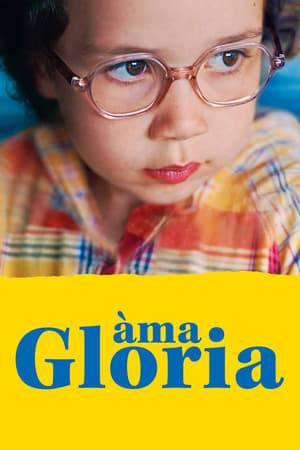 Cleo is six years old, has a myopic look and has been madly in love with Gloria, her nanny, since she was born. When Gloria receives a call and must urgently return to her home in Cape Verde to care for her two children, whom she has not raised, Cleo makes her promise to meet one last time. Gloria accepts and invites Cleo to spend the summer vacations on her island. A last summer that they will spend together, in Gloria’s family, before inevitably saying goodbye.