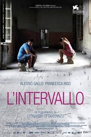 A boy and a girl are locked in an enormous abandoned building in a rundown area. She is a prisoner and the local clan leader has forced him to be her warder. Despite their youth, both of them have grown up too fast. Veronica acts like a mature and open-minded woman whilst Salvatore is like a man who wants to hold on to his job and lead a quiet life. Thus, when faced with the violence of this incarceration, the two young people have different reactions: Veronica is restless and rebellious; Salvatore is more remissive and accommodating, either out of fear or realism. They are both victims but it is almost as though each blames the other for their reclusion. However, as the hours go by, their mutual hostility is transformed into an inevitable intimacy, consisting of reciprocal discoveries and confessions. Between the walls of that isolated and frightening place, Veronica and Salvatore fi nd a way to rekindle those adolescent dreams and ideas put aside too soon.